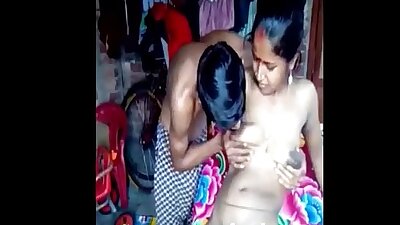 Desi village wife fucking by hubby and record like pro