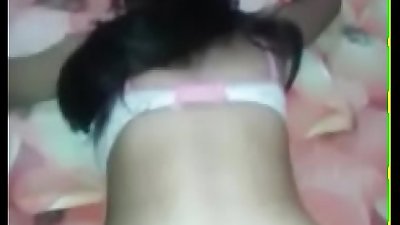 Mast moti Gaand me mast le rhe hai desi ladki