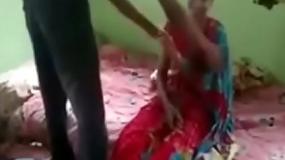 Padosan ki mast chudai ki - Watch full video at indiansxvideo.com